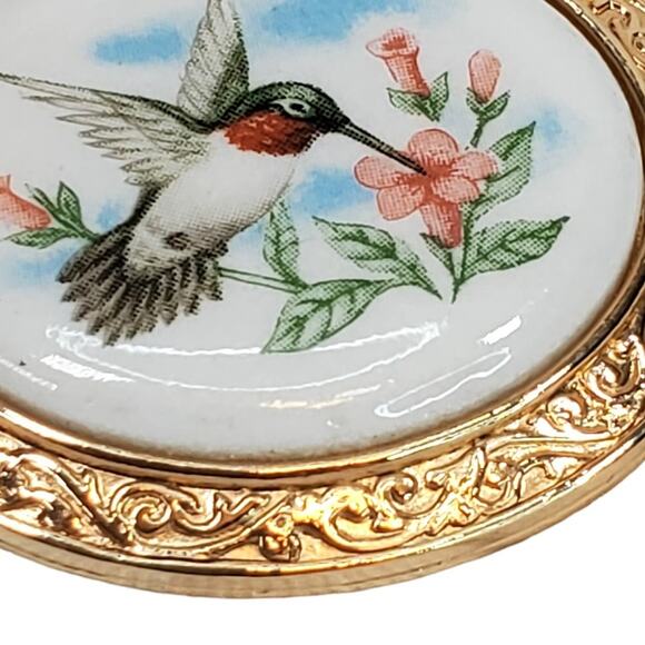 Vtg Avon Hummingbird Brooch Pendant Summer Song Gold Tone Animalcore Cottagecore - Picture 2 of 5